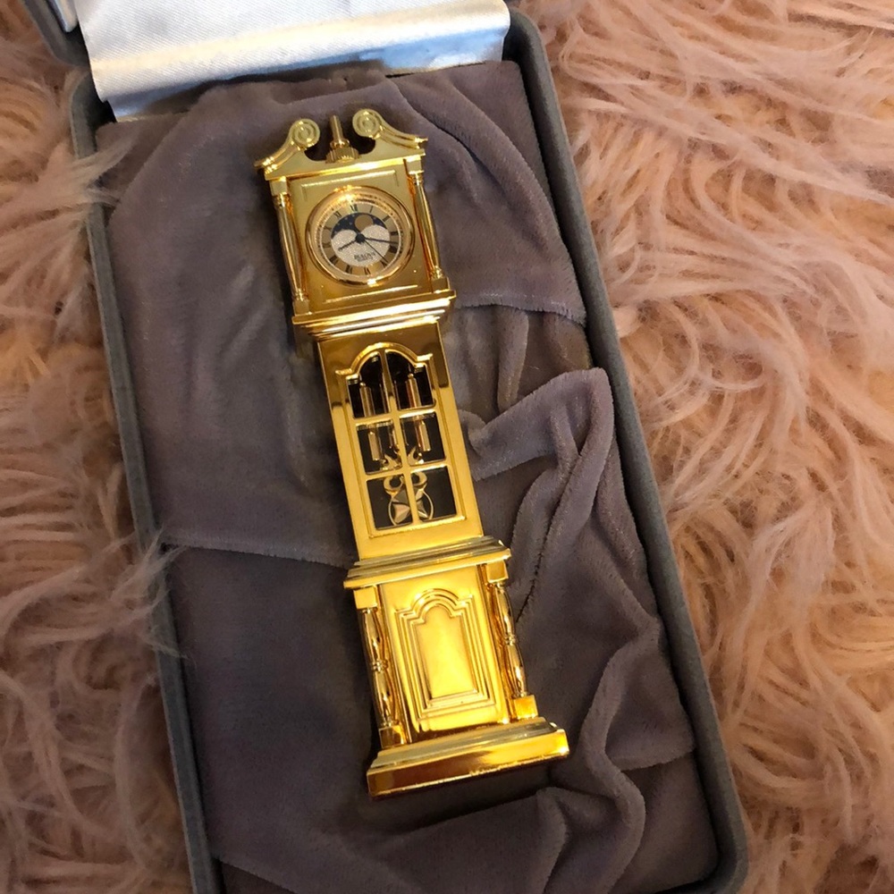 Bulova miniature clock